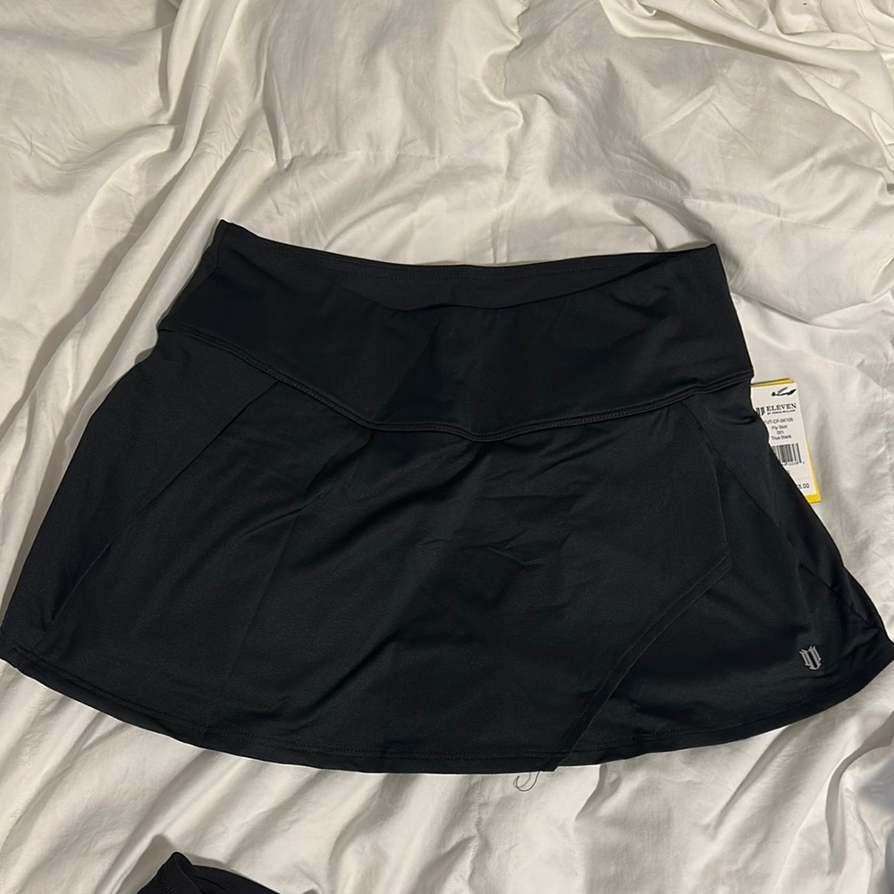 Black Tennis Skirt by Venus Williams Eleven
Fly skirt